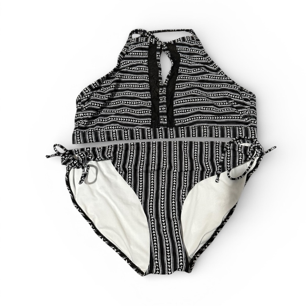 Time & true Black and White Patterned women’s 2pcs Swimsuit size XL - Picture 2 of 6